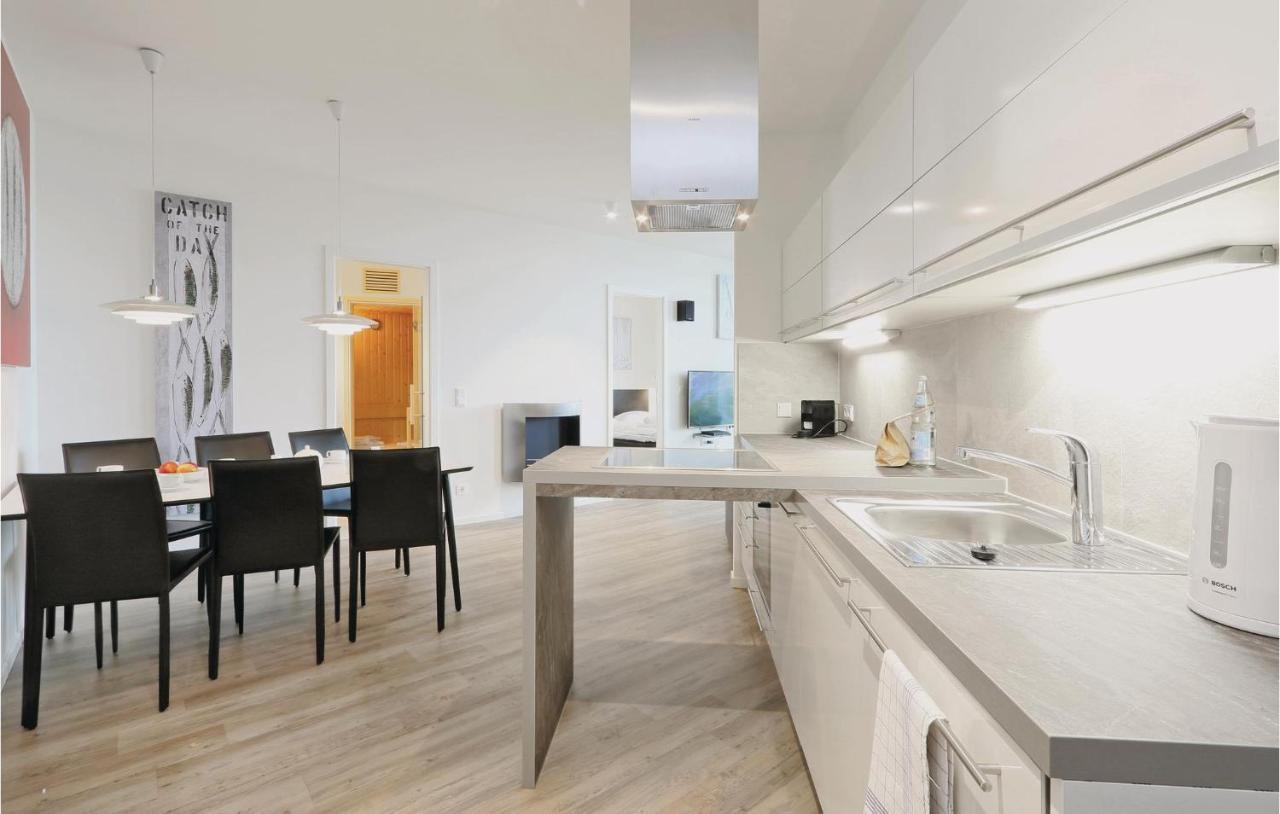 2 Bedroom Awesome Apartment In Luebeck Travemuende Extérieur photo