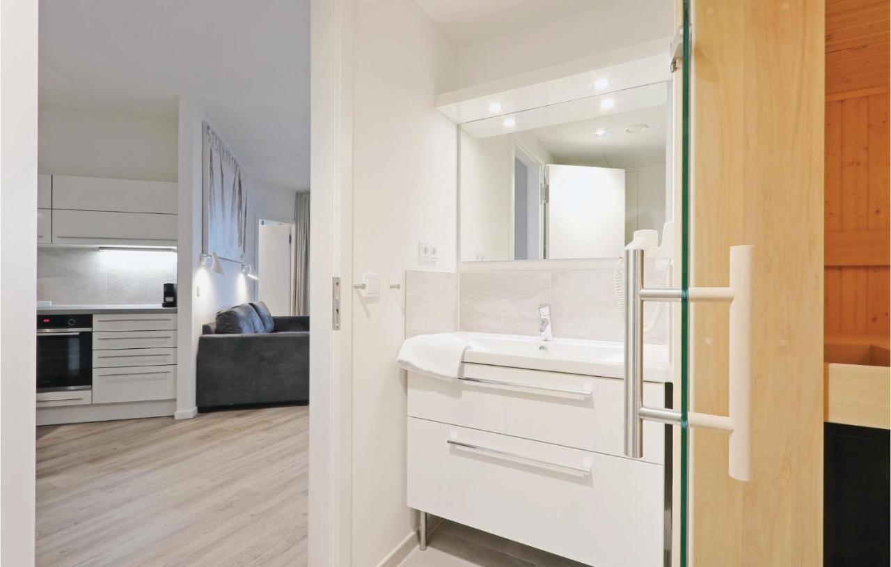 2 Bedroom Awesome Apartment In Luebeck Travemuende Extérieur photo
